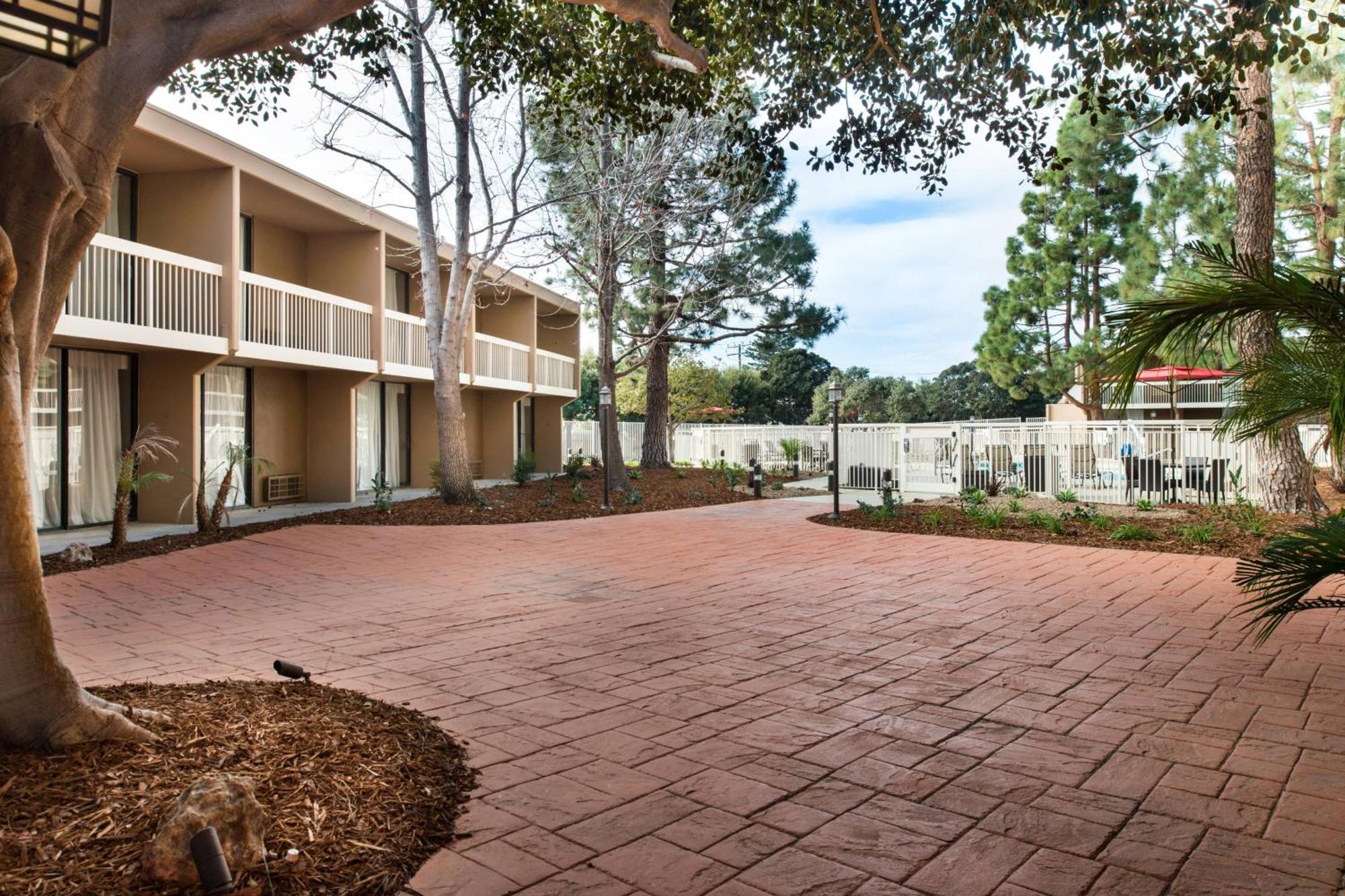 Hotel Courtyard By Marriott Oxnard/Ventura Esterno foto