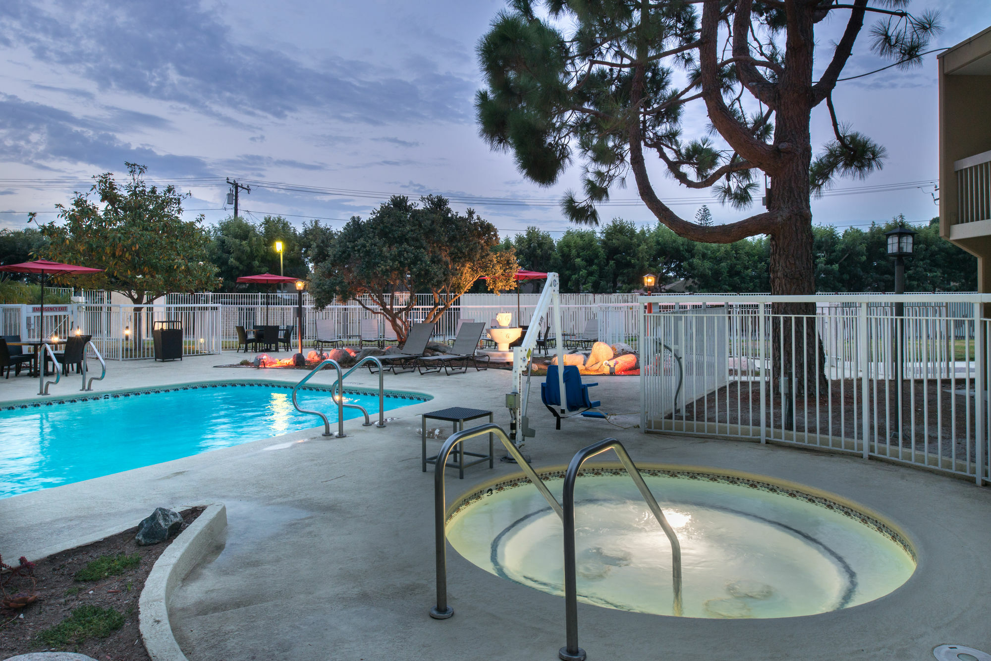 Hotel Courtyard By Marriott Oxnard/Ventura Esterno foto