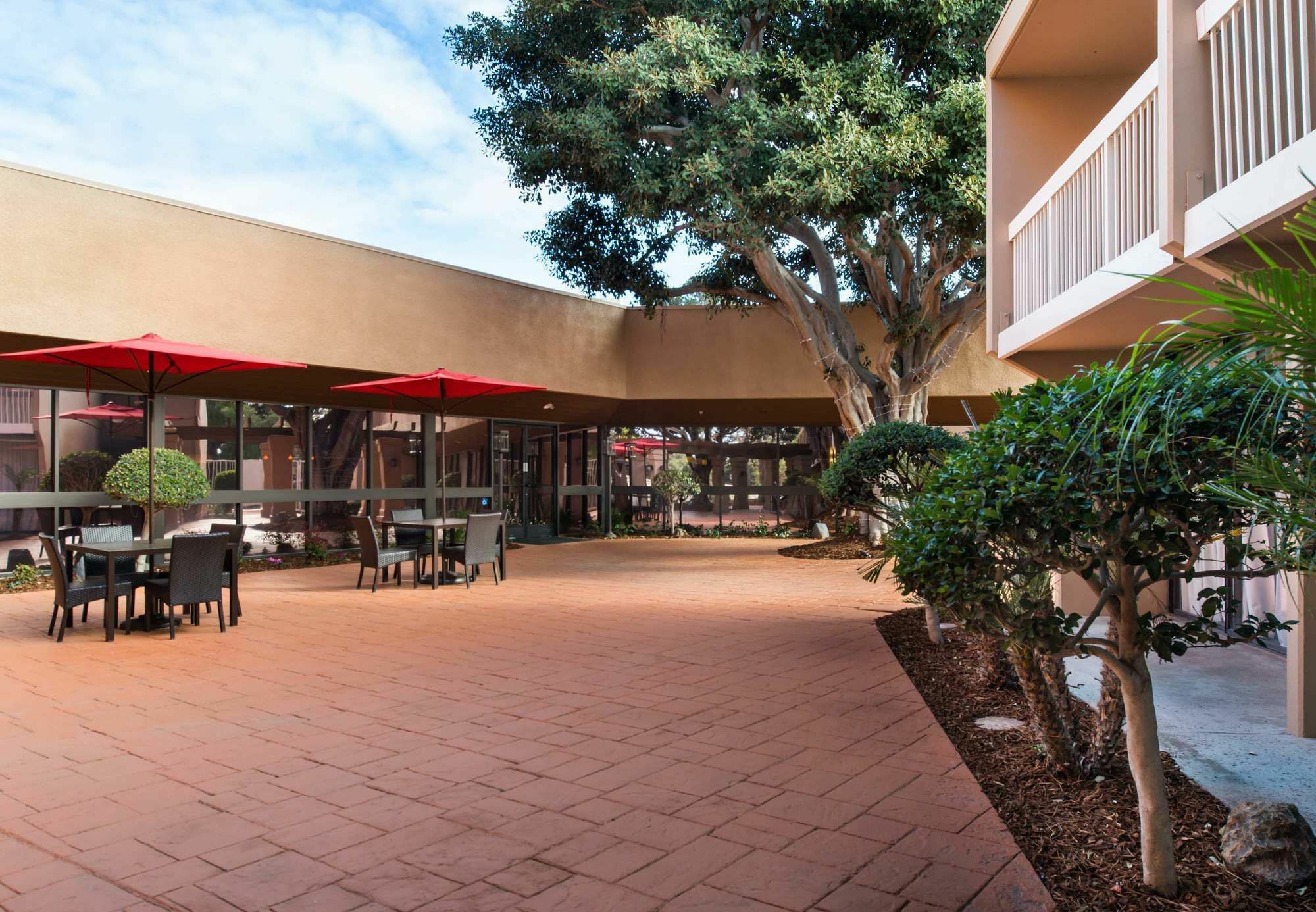 Hotel Courtyard By Marriott Oxnard/Ventura Esterno foto